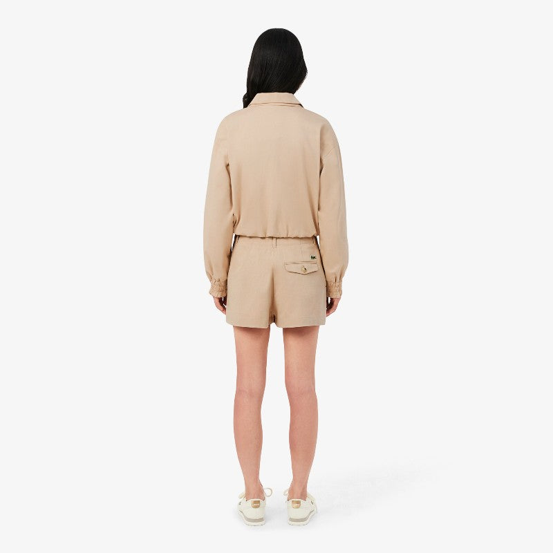 Bermuda gabardina elastizada con pinzas Lacoste para dama
