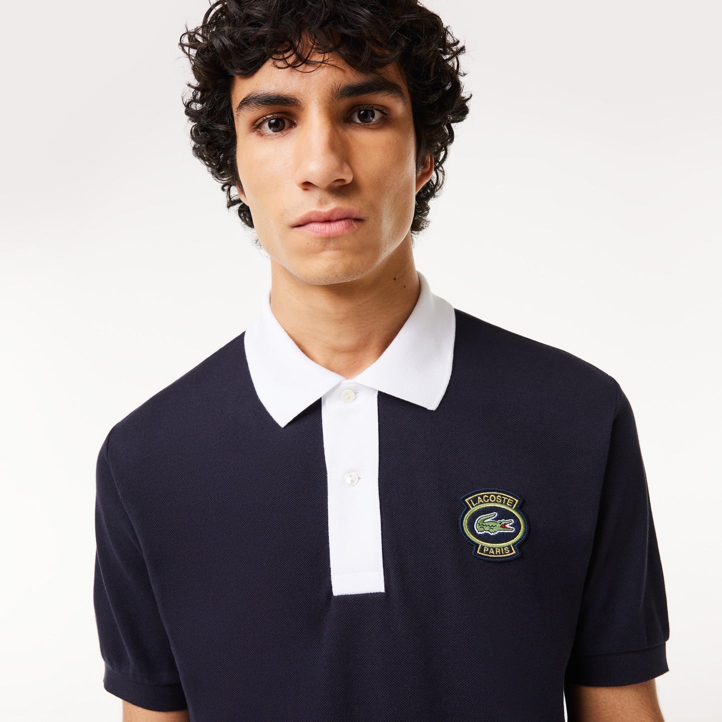 Camiseta tipo polo Lacoste L.12.12 con insignia